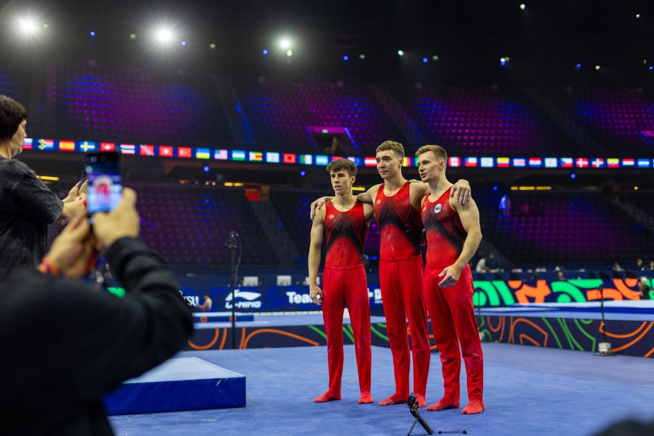Мужская сборная России вышла в финал командного многоборья на ЧМ по спортивной гимнастике